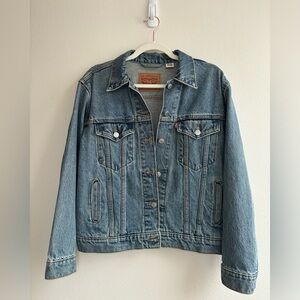Levi's 90s Trucker Jacket in Medium Wash